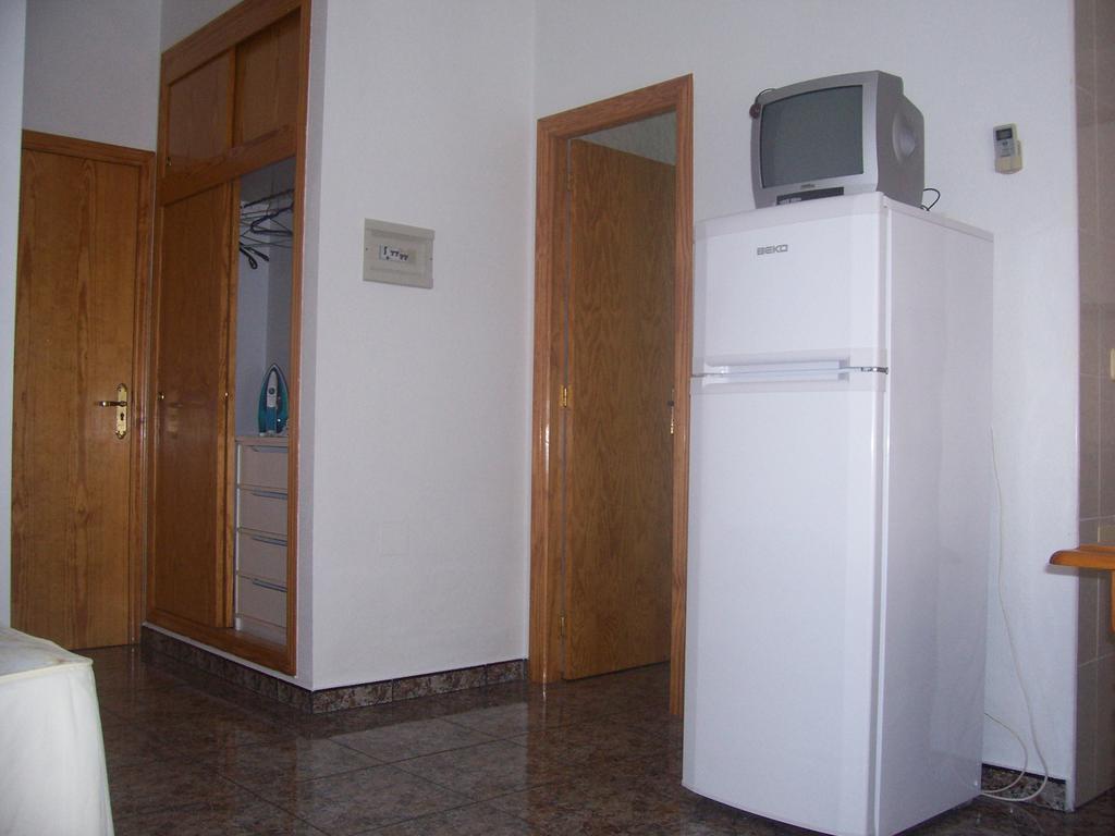 Apartamentos Berlin San Pedro del Pinatar Zimmer foto